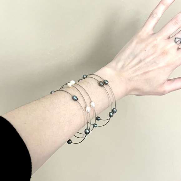 Nordstrom silver bangle bracelet set of 5 gray & white pearls - Picture 11 of 13